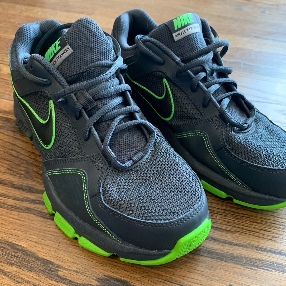 Nike Airflex Trainer II Size 9 Grey with Green